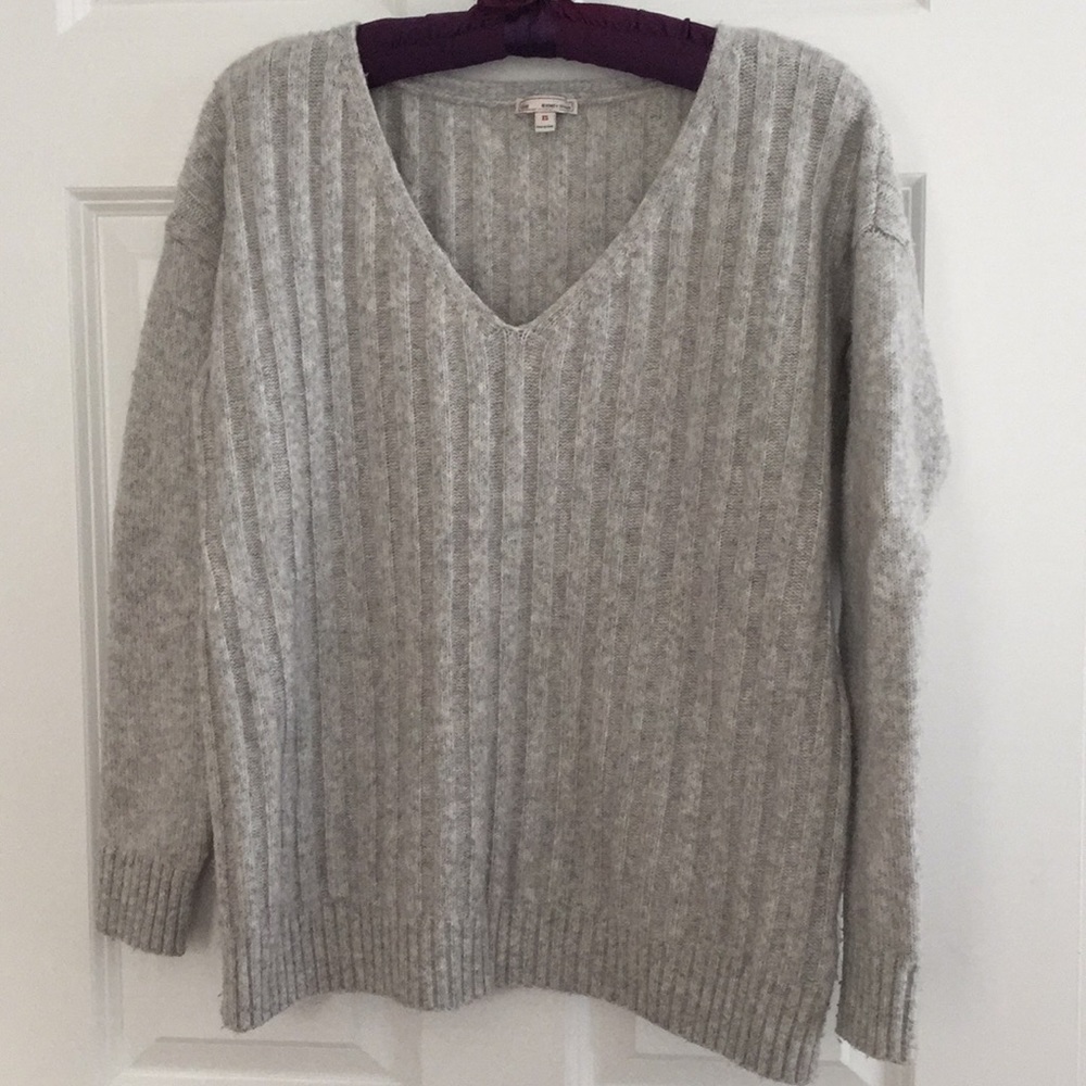 Gap V neck rib knit sweater